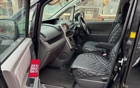 Toyota Noah III, 2008 год, 1 550 000 рублей, 16 фотография