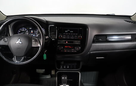 Mitsubishi Outlander III рестайлинг 3, 2018 год, 1 969 000 рублей, 7 фотография