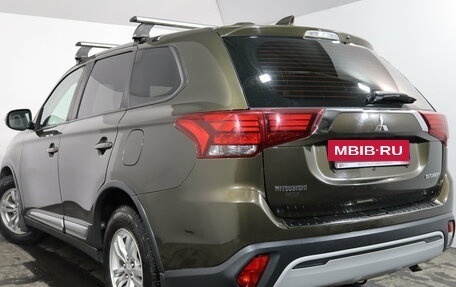 Mitsubishi Outlander III рестайлинг 3, 2018 год, 1 969 000 рублей, 4 фотография