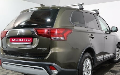 Mitsubishi Outlander III рестайлинг 3, 2018 год, 1 969 000 рублей, 6 фотография