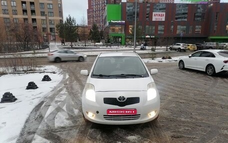 Toyota Yaris III рестайлинг, 2008 год, 700 000 рублей, 2 фотография