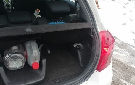 Toyota Yaris III рестайлинг, 2008 год, 700 000 рублей, 16 фотография