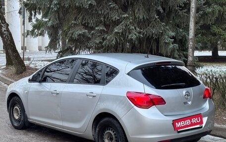 Opel Astra J, 2011 год, 650 000 рублей, 4 фотография