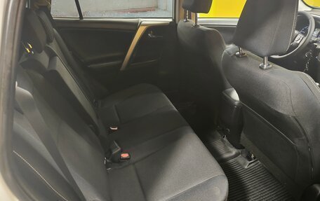 Toyota RAV4, 2016 год, 2 199 000 рублей, 12 фотография