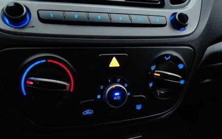 Hyundai Solaris II рестайлинг, 2017 год, 787 000 рублей, 13 фотография