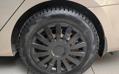 Hyundai Solaris II рестайлинг, 2011 год, 488 000 рублей, 23 фотография