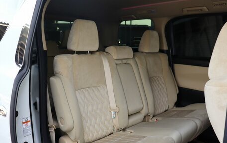 Toyota Alphard III, 2019 год, 4 299 000 рублей, 18 фотография