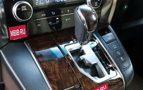 Toyota Alphard III, 2019 год, 4 299 000 рублей, 13 фотография