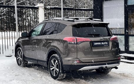 Toyota RAV4, 2018 год, 2 659 000 рублей, 6 фотография