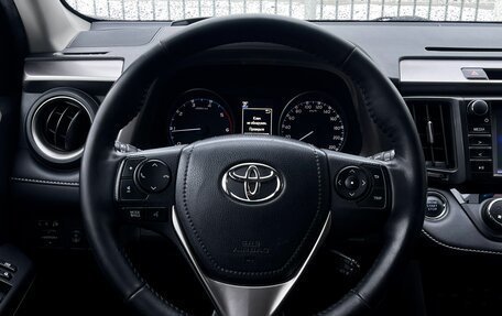 Toyota RAV4, 2018 год, 2 659 000 рублей, 12 фотография