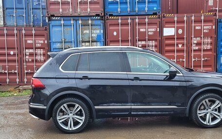 Volkswagen Tiguan II, 2019 год, 2 450 000 рублей, 2 фотография