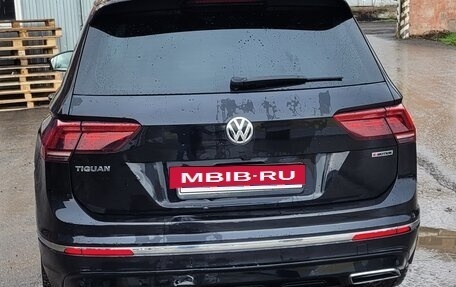 Volkswagen Tiguan II, 2019 год, 2 450 000 рублей, 3 фотография