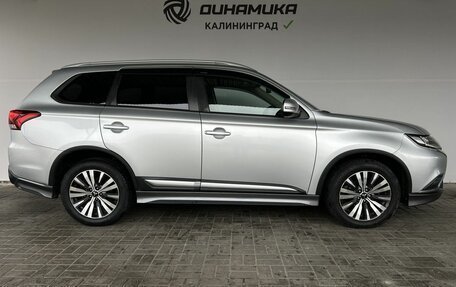 Mitsubishi Outlander III рестайлинг 3, 2018 год, 2 190 000 рублей, 6 фотография