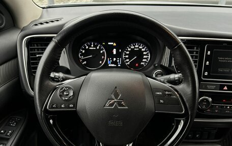 Mitsubishi Outlander III рестайлинг 3, 2018 год, 2 190 000 рублей, 10 фотография