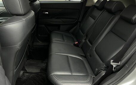 Mitsubishi Outlander III рестайлинг 3, 2018 год, 2 190 000 рублей, 17 фотография