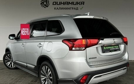 Mitsubishi Outlander III рестайлинг 3, 2018 год, 2 190 000 рублей, 3 фотография