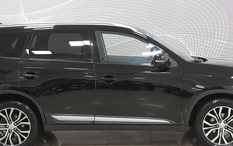 Mitsubishi Outlander III рестайлинг 3, 2015 год, 1 749 000 рублей, 3 фотография