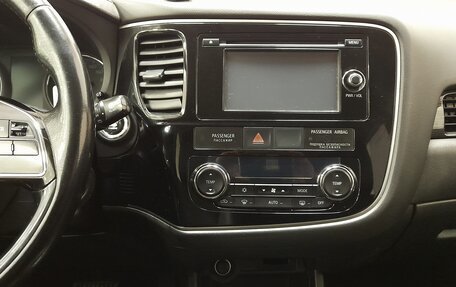 Mitsubishi Outlander III рестайлинг 3, 2015 год, 1 749 000 рублей, 11 фотография