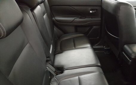 Mitsubishi Outlander III рестайлинг 3, 2015 год, 1 749 000 рублей, 14 фотография