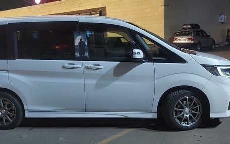 Honda Stepwgn IV, 2019 год, 2 470 000 рублей, 4 фотография