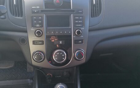 KIA Cerato III, 2010 год, 800 000 рублей, 7 фотография