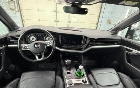 Volkswagen Touareg III, 2018 год, 4 000 000 рублей, 6 фотография