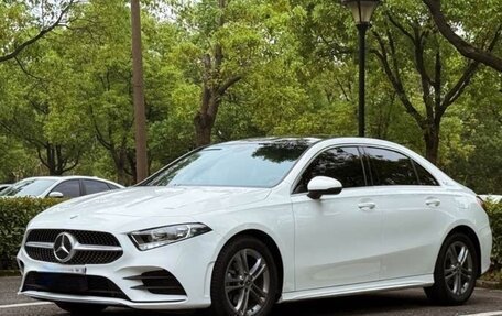 Mercedes-Benz A-Класс, 2023 год, 2 350 000 рублей, 1 фотография