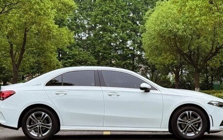 Mercedes-Benz A-Класс, 2023 год, 2 350 000 рублей, 4 фотография