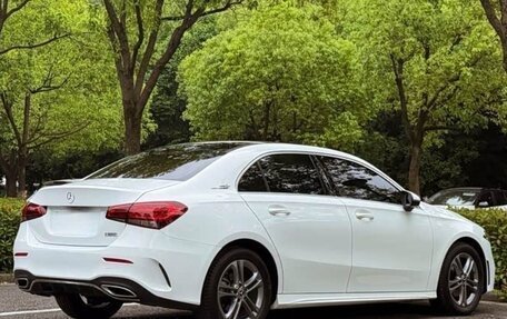 Mercedes-Benz A-Класс, 2023 год, 2 350 000 рублей, 5 фотография