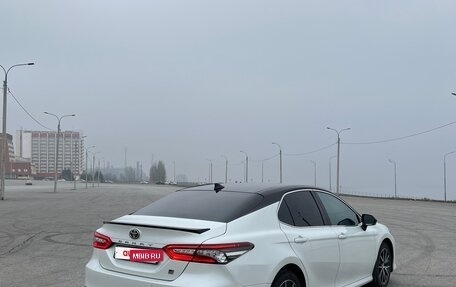 Toyota Camry, 2021 год, 3 700 000 рублей, 10 фотография