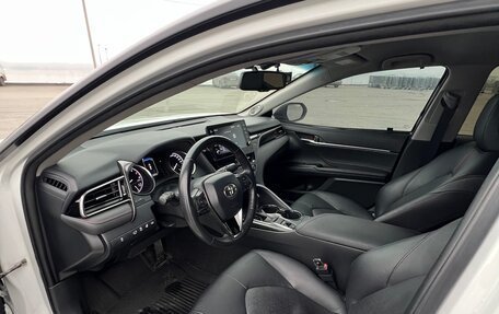 Toyota Camry, 2021 год, 3 700 000 рублей, 21 фотография