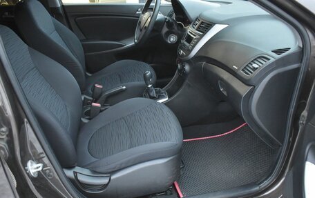 Hyundai Solaris II рестайлинг, 2016 год, 900 000 рублей, 10 фотография