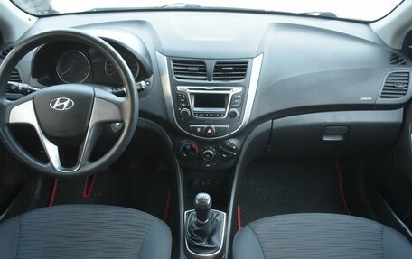 Hyundai Solaris II рестайлинг, 2016 год, 900 000 рублей, 12 фотография