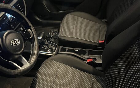 KIA Rio IV, 2018 год, 649 999 рублей, 6 фотография