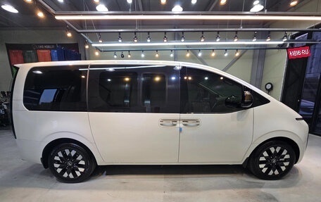 Hyundai Staria, 2024 год, 4 850 000 рублей, 3 фотография