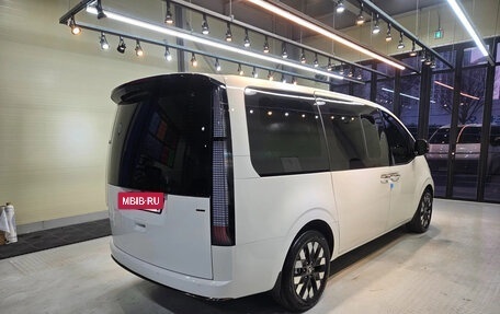 Hyundai Staria, 2024 год, 4 850 000 рублей, 18 фотография