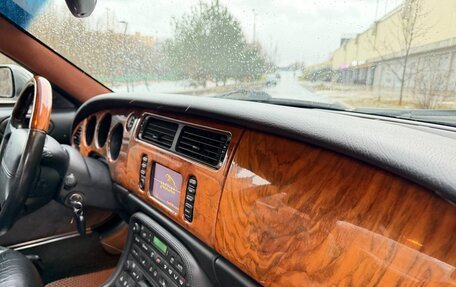 Jaguar XK II рестайлинг 2, 2001 год, 1 990 000 рублей, 18 фотография