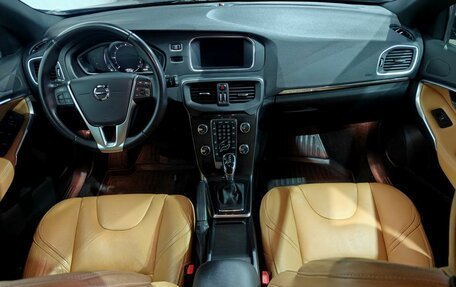 Volvo V40 Cross Country I, 2019 год, 2 290 000 рублей, 9 фотография