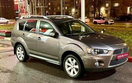 Mitsubishi Outlander III рестайлинг 3, 2010 год, 990 000 рублей, 1 фотография