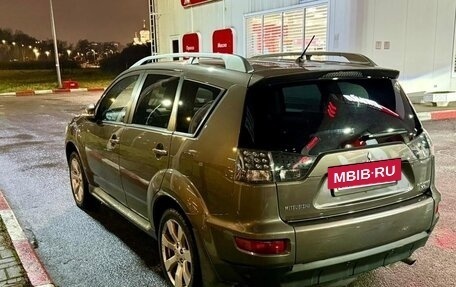 Mitsubishi Outlander III рестайлинг 3, 2010 год, 990 000 рублей, 5 фотография