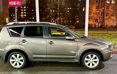 Mitsubishi Outlander III рестайлинг 3, 2010 год, 990 000 рублей, 4 фотография