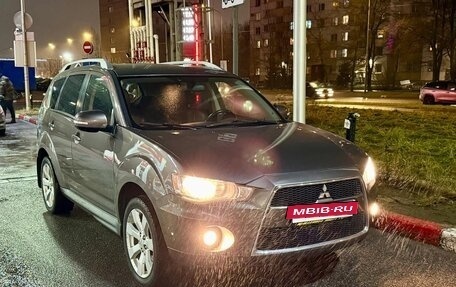 Mitsubishi Outlander III рестайлинг 3, 2010 год, 990 000 рублей, 9 фотография