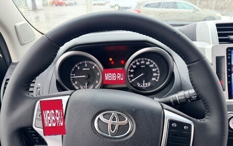 Toyota Land Cruiser Prado 150 рестайлинг 2, 2014 год, 3 165 000 рублей, 10 фотография