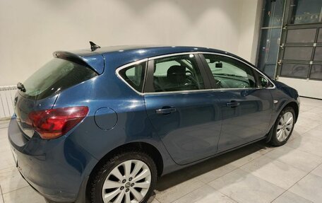Opel Astra J, 2011 год, 750 000 рублей, 10 фотография