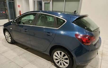 Opel Astra J, 2011 год, 750 000 рублей, 6 фотография