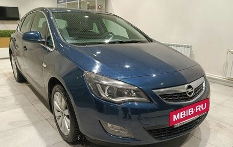 Opel Astra J, 2011 год, 750 000 рублей, 3 фотография