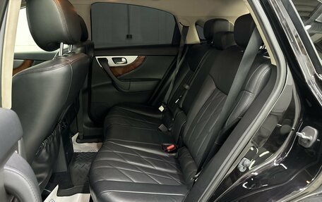 Infiniti QX70, 2014 год, 2 200 000 рублей, 15 фотография