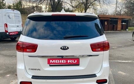 KIA Carnival III, 2018 год, 2 785 000 рублей, 5 фотография