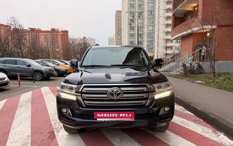 Toyota Land Cruiser 200, 2016 год, 4 885 000 рублей, 3 фотография