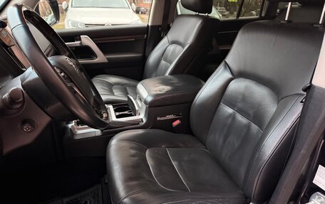 Toyota Land Cruiser 200, 2016 год, 4 885 000 рублей, 12 фотография